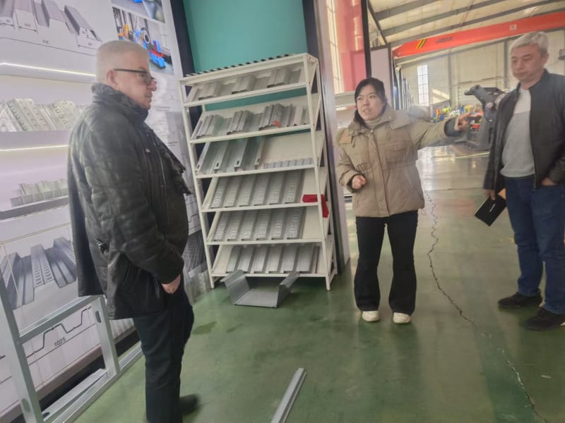 出口沙特地區(qū)的型鋼機設(shè)備，中拓冷彎工程師展實力以專業(yè)攻克小邊與腰高難題